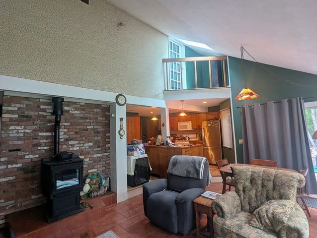 166 West St, Attleboro, MA 02703