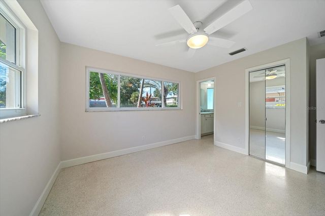 1163 60TH AVENUE S, St Petersburg, FL 33705