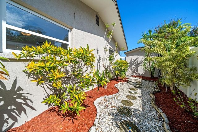 1163 60TH AVENUE S, St Petersburg, FL 33705