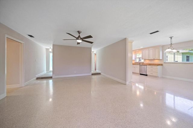 1163 60TH AVENUE S, St Petersburg, FL 33705