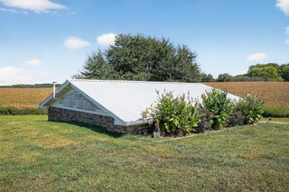 462 Owens Rd, Lafayette, TN 37083