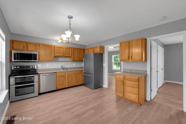 286 Tecumseh Dr, Shepherdsville, KY 40165