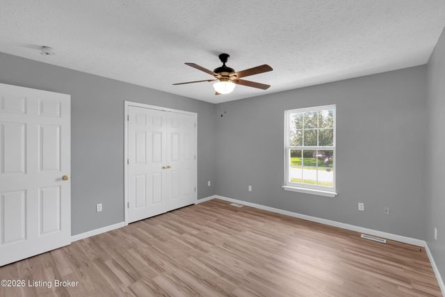 286 Tecumseh Dr, Shepherdsville, KY 40165