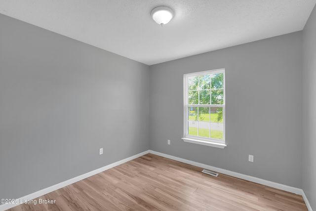 286 Tecumseh Dr, Shepherdsville, KY 40165