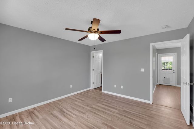 286 Tecumseh Dr, Shepherdsville, KY 40165