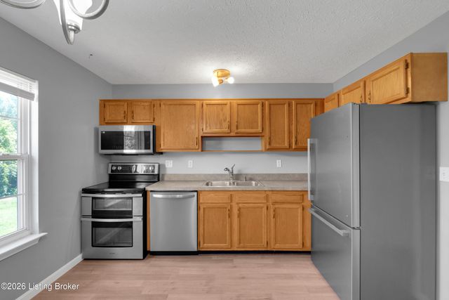 286 Tecumseh Dr, Shepherdsville, KY 40165