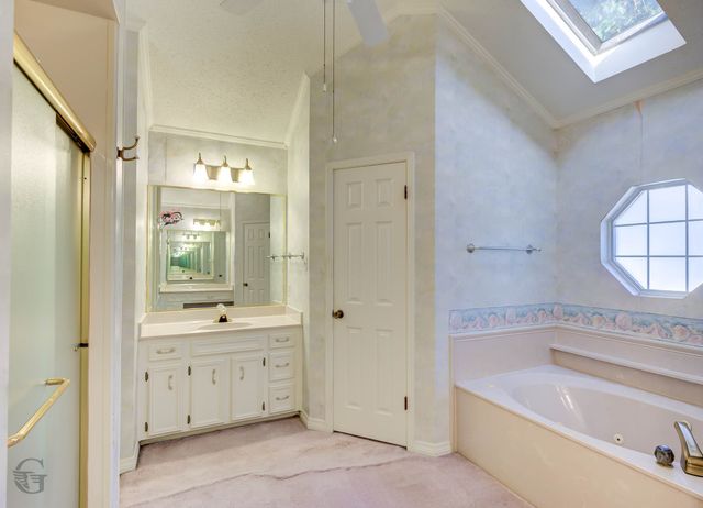 8821 CROMWELL Drive, Shreveport, LA 71129