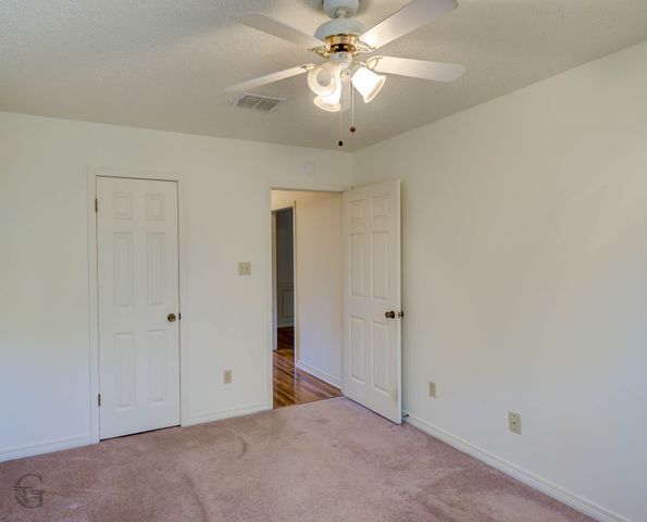 8821 CROMWELL Drive, Shreveport, LA 71129