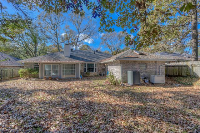 8821 CROMWELL Drive, Shreveport, LA 71129