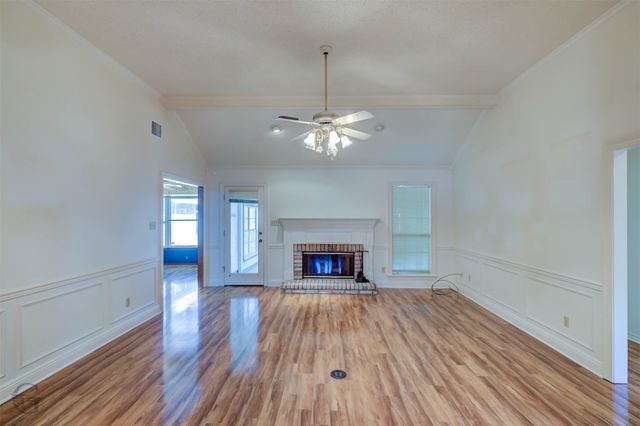 8821 CROMWELL Drive, Shreveport, LA 71129