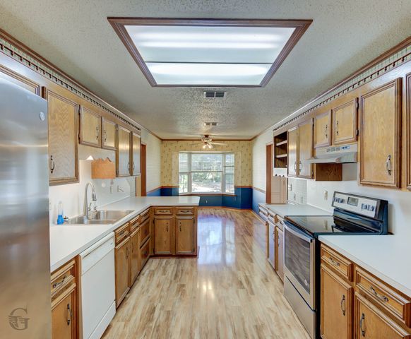 8821 CROMWELL Drive, Shreveport, LA 71129