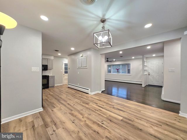 10725 E CRESTVIEW LN, Laurel, MD 20723