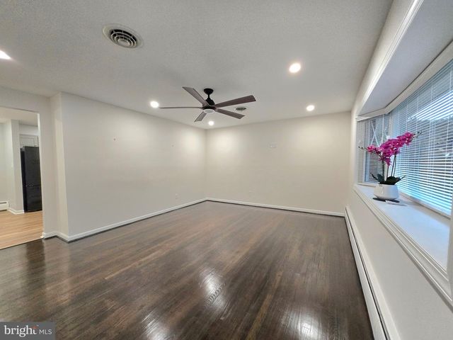 10725 E CRESTVIEW LN, Laurel, MD 20723