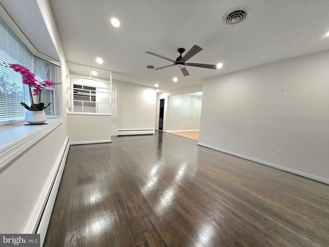 10725 E CRESTVIEW LN, Laurel, MD 20723