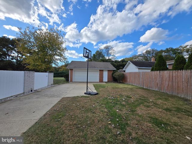 10725 E CRESTVIEW LN, Laurel, MD 20723