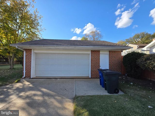 10725 E CRESTVIEW LN, Laurel, MD 20723