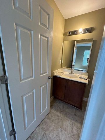 607 Hemingway Circle, Summerville, SC 29483