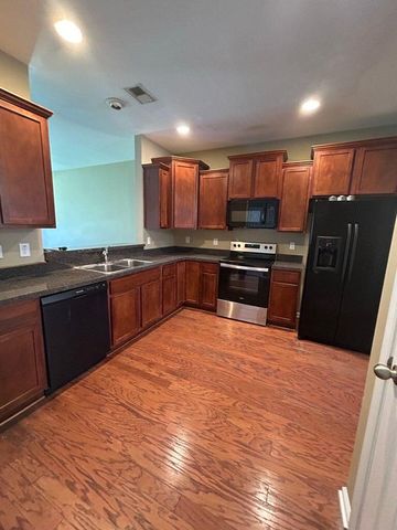 607 Hemingway Circle, Summerville, SC 29483