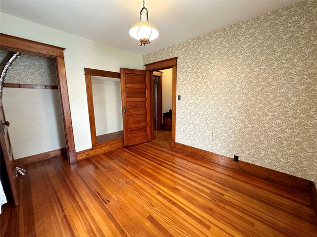 1517 Elm Street, Grinnell, IA 50112