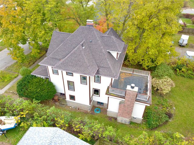 1517 Elm Street, Grinnell, IA 50112