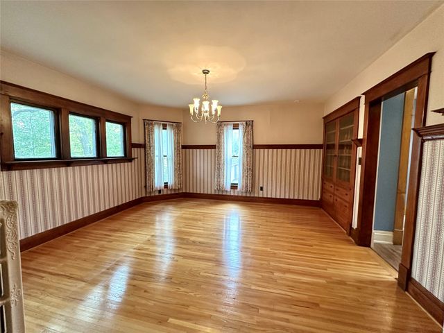 1517 Elm Street, Grinnell, IA 50112
