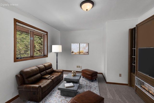 1354 Sylvan WAY, West Bend, WI 53095