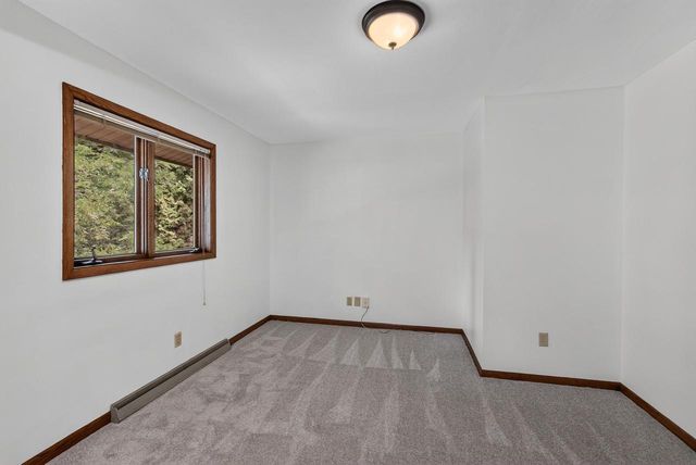 1354 Sylvan WAY, West Bend, WI 53095