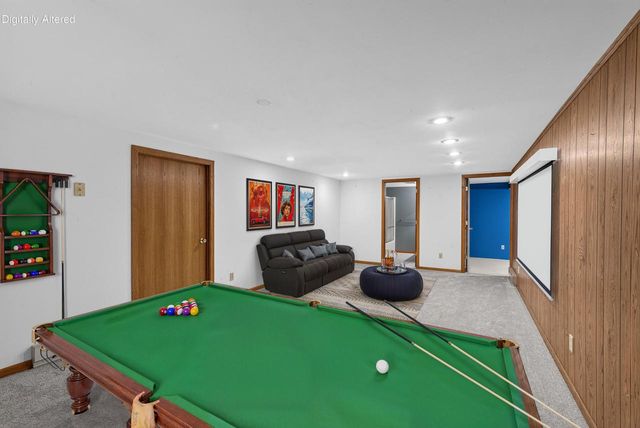 1354 Sylvan WAY, West Bend, WI 53095