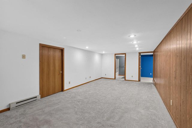 1354 Sylvan WAY, West Bend, WI 53095