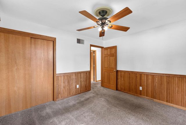 1354 Sylvan WAY, West Bend, WI 53095