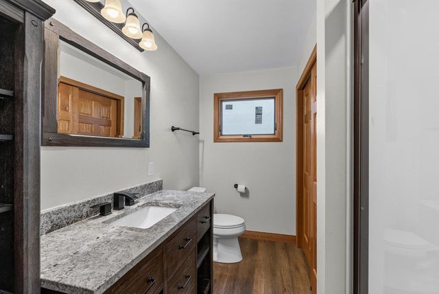 1354 Sylvan WAY, West Bend, WI 53095