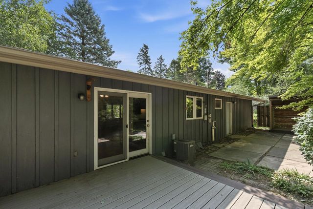 1354 Sylvan WAY, West Bend, WI 53095