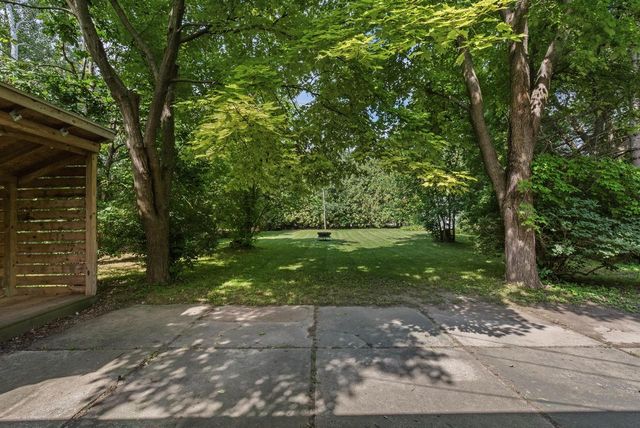 1354 Sylvan WAY, West Bend, WI 53095