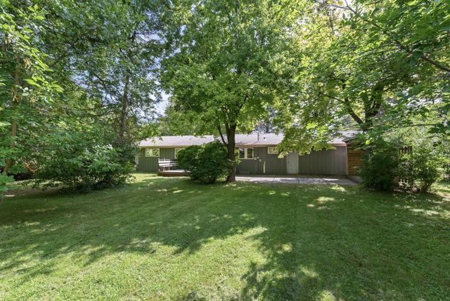 1354 Sylvan WAY, West Bend, WI 53095