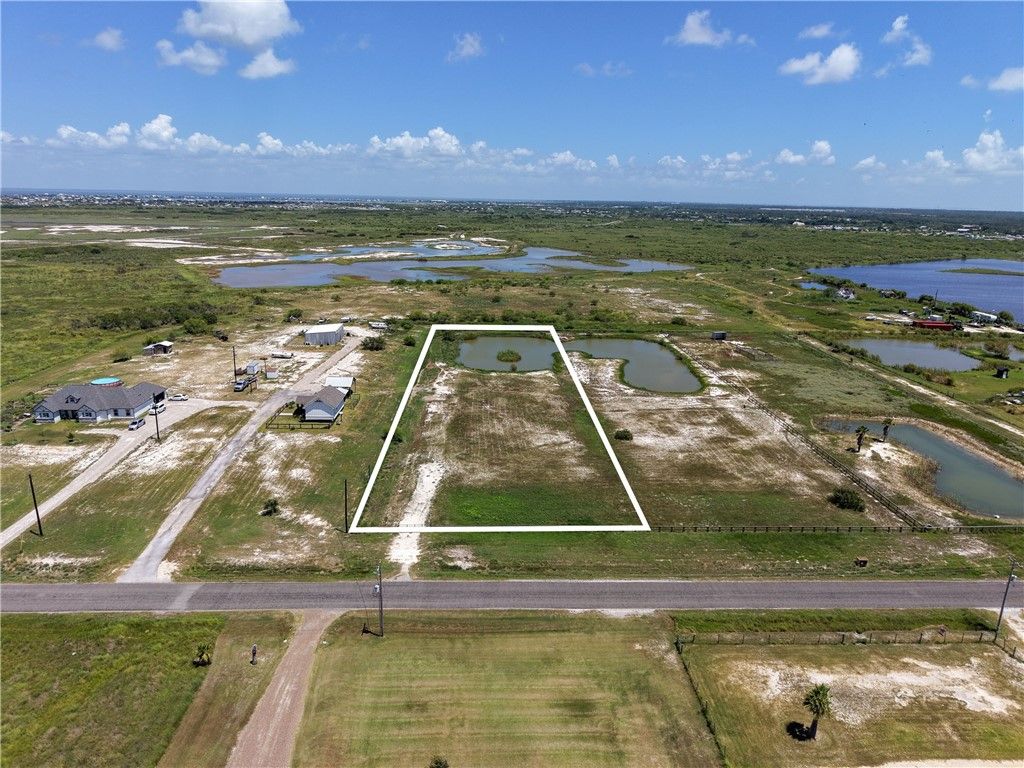 317 Cape Velero Dr, Rockport, TX 78382 — photo 4
