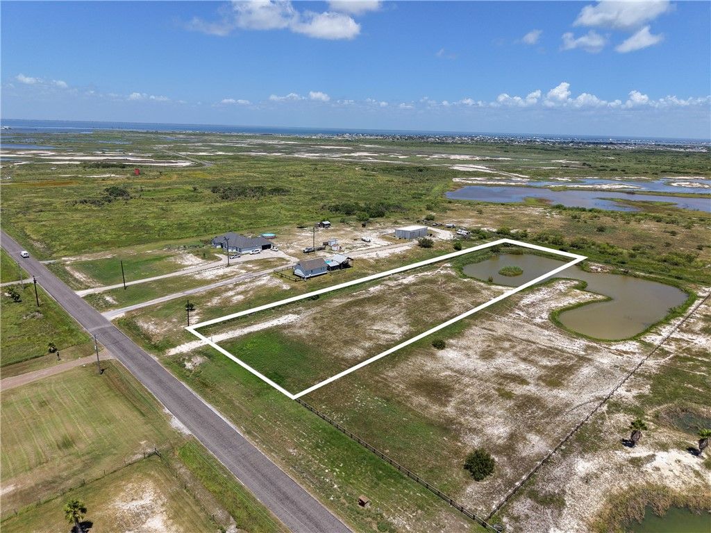 317 Cape Velero Dr, Rockport, TX 78382 — photo 5