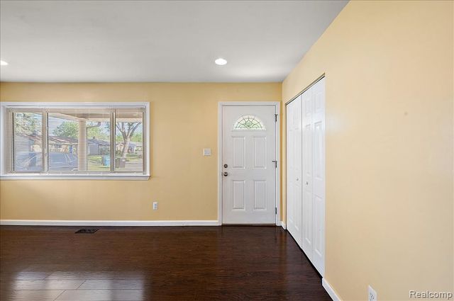 26061 Cameo Court, Madison Heights, MI 48071