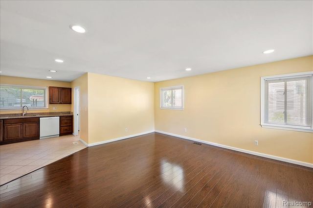 26061 Cameo Court, Madison Heights, MI 48071
