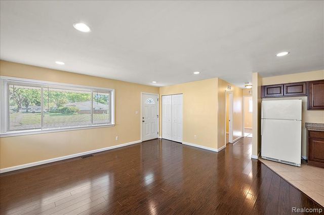 26061 Cameo Court, Madison Heights, MI 48071