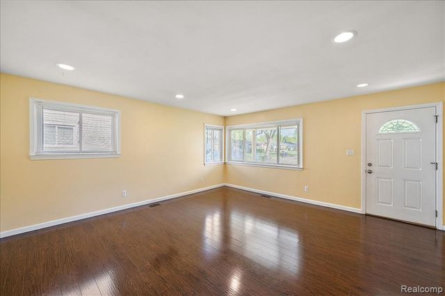 26061 Cameo Court, Madison Heights, MI 48071