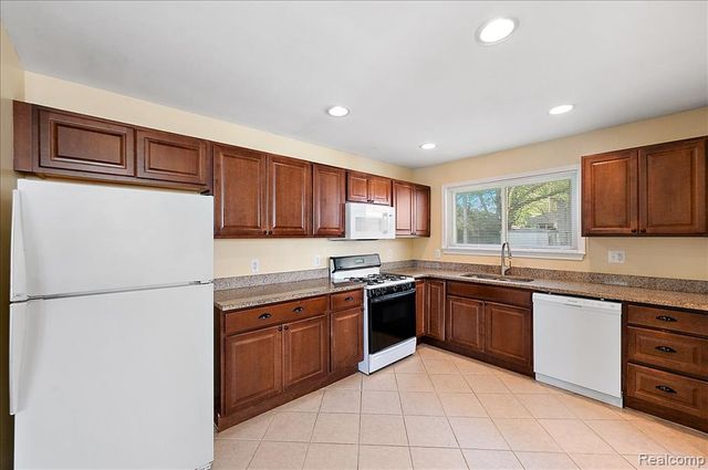 26061 Cameo Court, Madison Heights, MI 48071