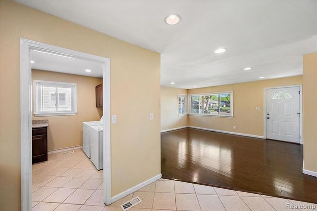 26061 Cameo Court, Madison Heights, MI 48071