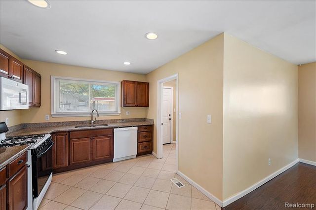 26061 Cameo Court, Madison Heights, MI 48071