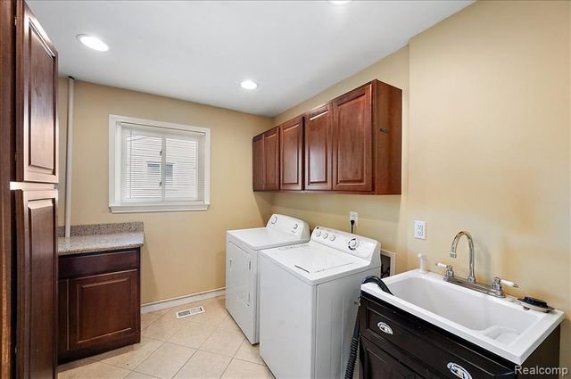26061 Cameo Court, Madison Heights, MI 48071