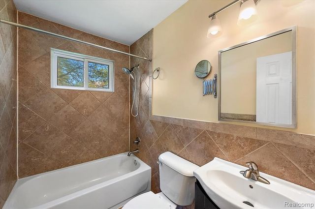 26061 Cameo Court, Madison Heights, MI 48071