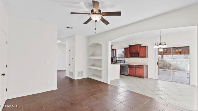 4085 HUECO LAND Lane, El Paso, TX 79938