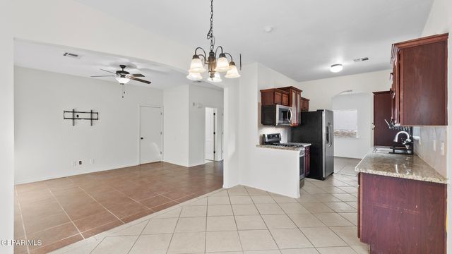 4085 HUECO LAND Lane, El Paso, TX 79938