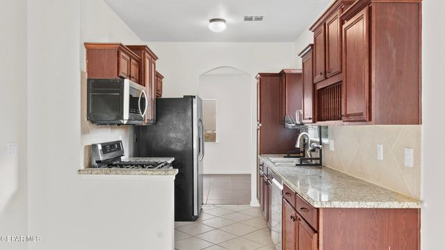 4085 HUECO LAND Lane, El Paso, TX 79938