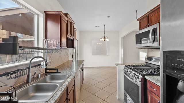 4085 HUECO LAND Lane, El Paso, TX 79938