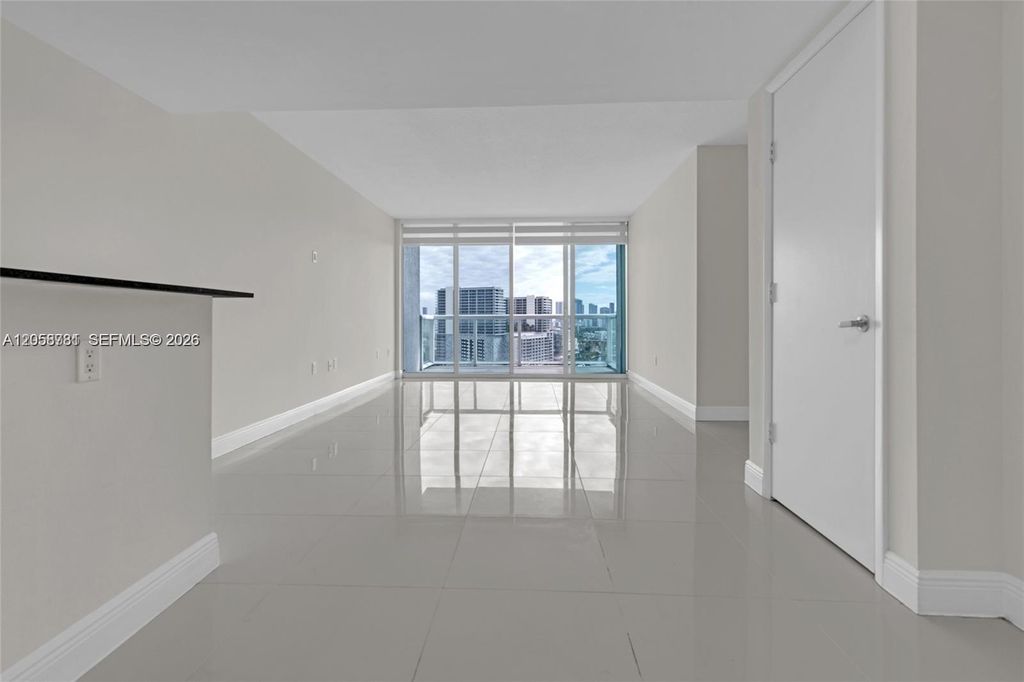 1861 NW S River Dr 2209, Miami, FL 33125